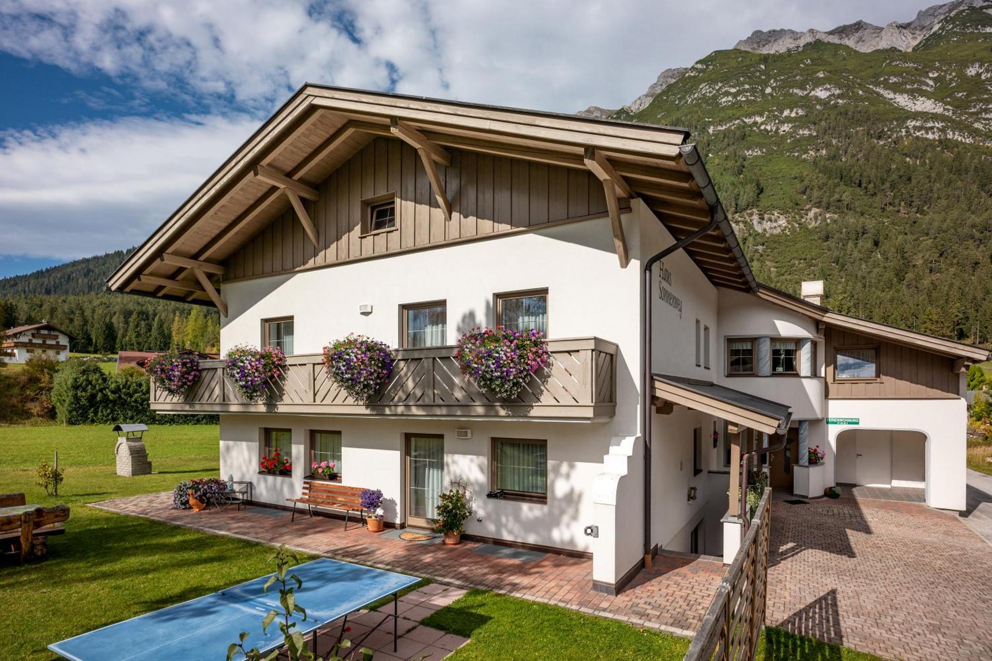 Haus Sonnenweg Apartment Leutasch Bagian luar foto